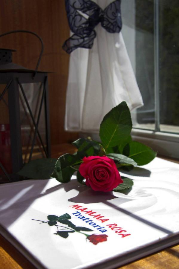 Hotel Albergo Mamma Rosa Wunsiedel Bagian luar foto