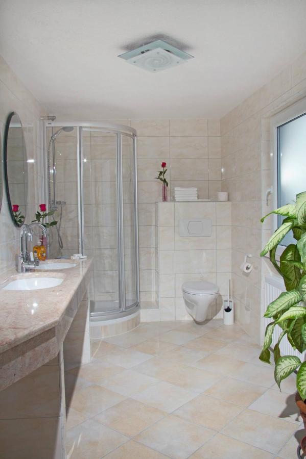 Hotel Albergo Mamma Rosa Wunsiedel Bagian luar foto