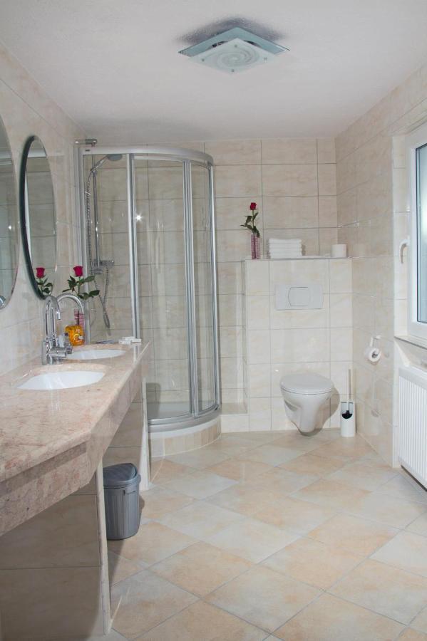 Hotel Albergo Mamma Rosa Wunsiedel Bagian luar foto